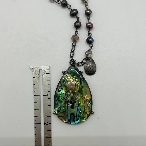 Chico’s Abalone Shell necklace with burnished silver lobster clasp and jewels - Picture 5 of 8